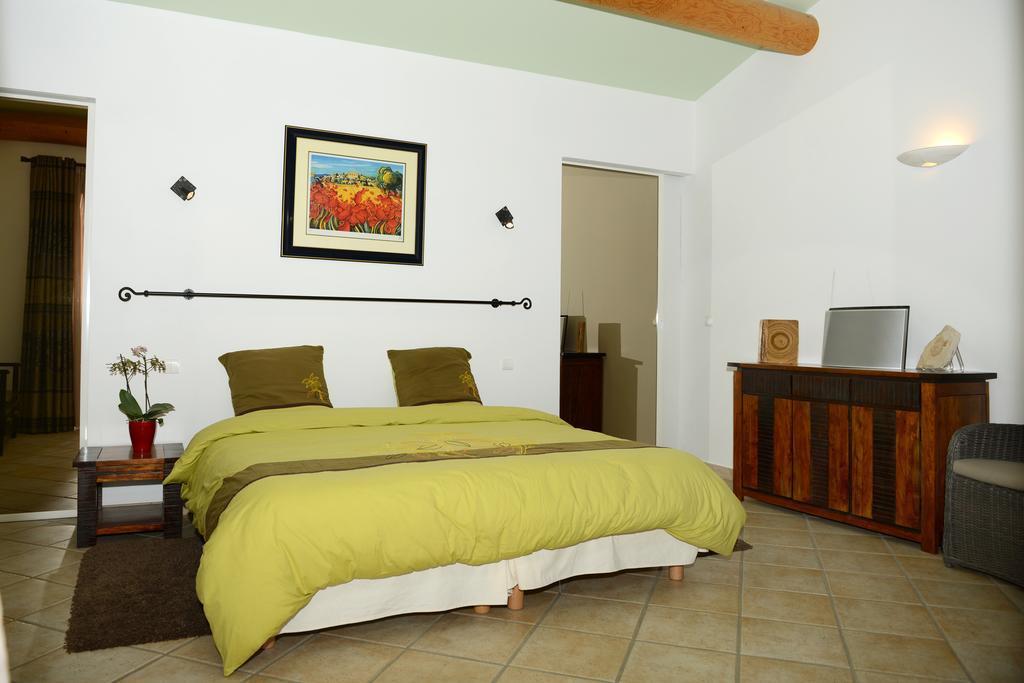 Mas De Carabelle Bed & Breakfast La Roque-Alric Oda fotoğraf