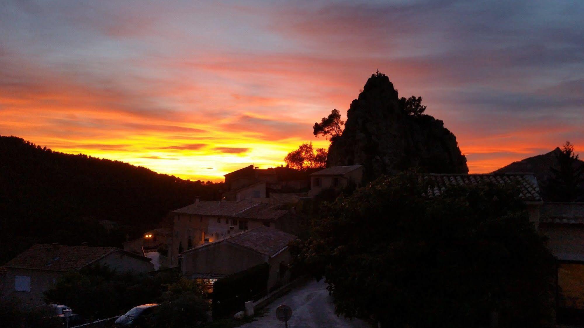 Mas De Carabelle Bed & Breakfast La Roque-Alric Dış mekan fotoğraf