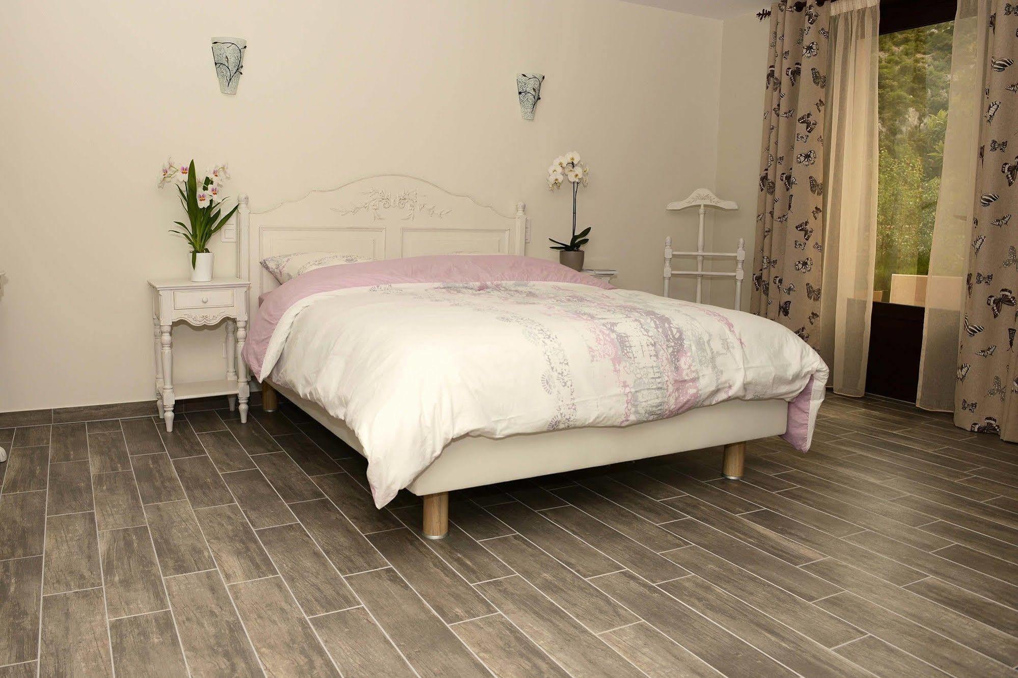 Mas De Carabelle Bed & Breakfast La Roque-Alric Dış mekan fotoğraf