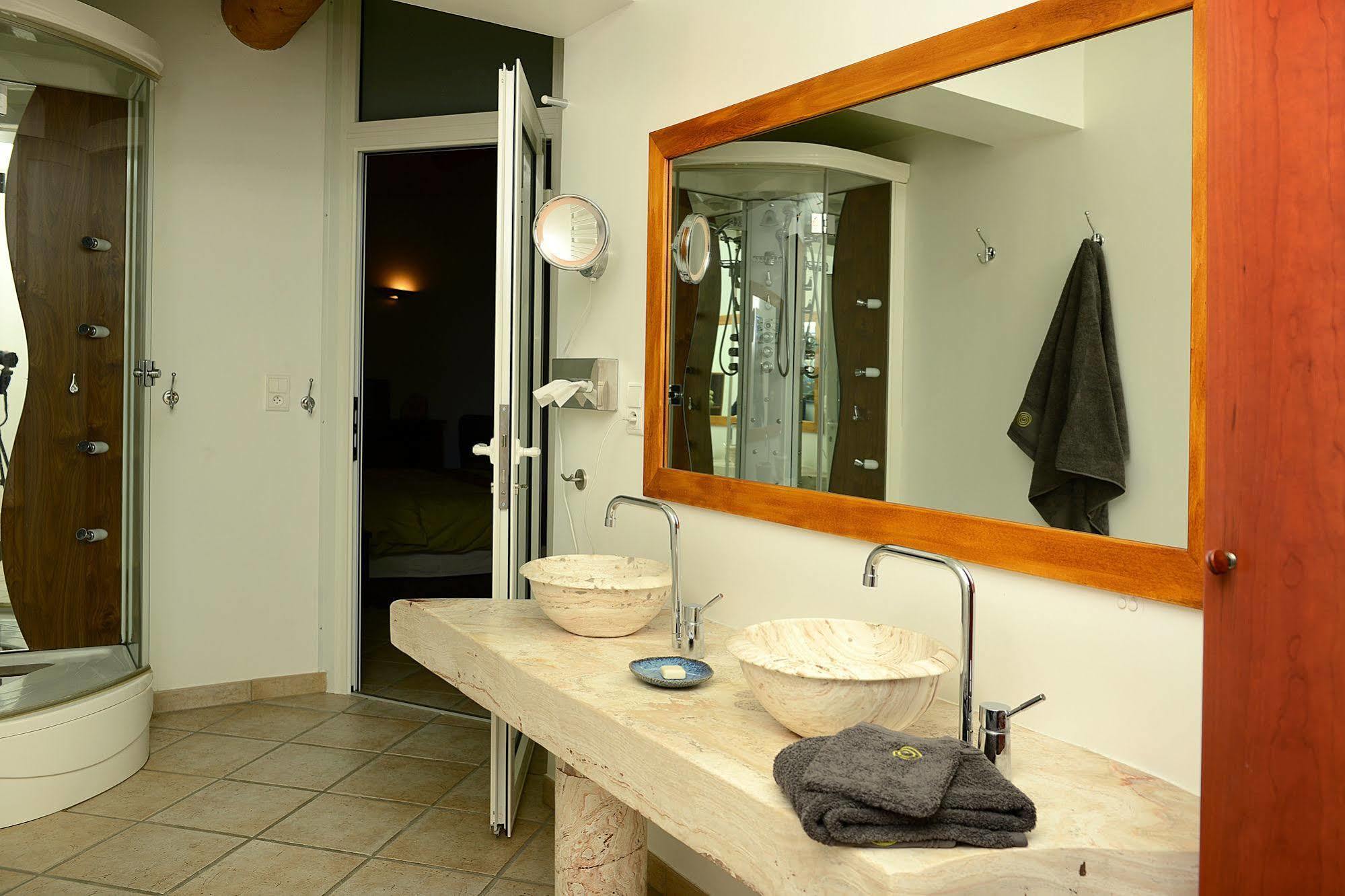 Mas De Carabelle Bed & Breakfast La Roque-Alric Dış mekan fotoğraf