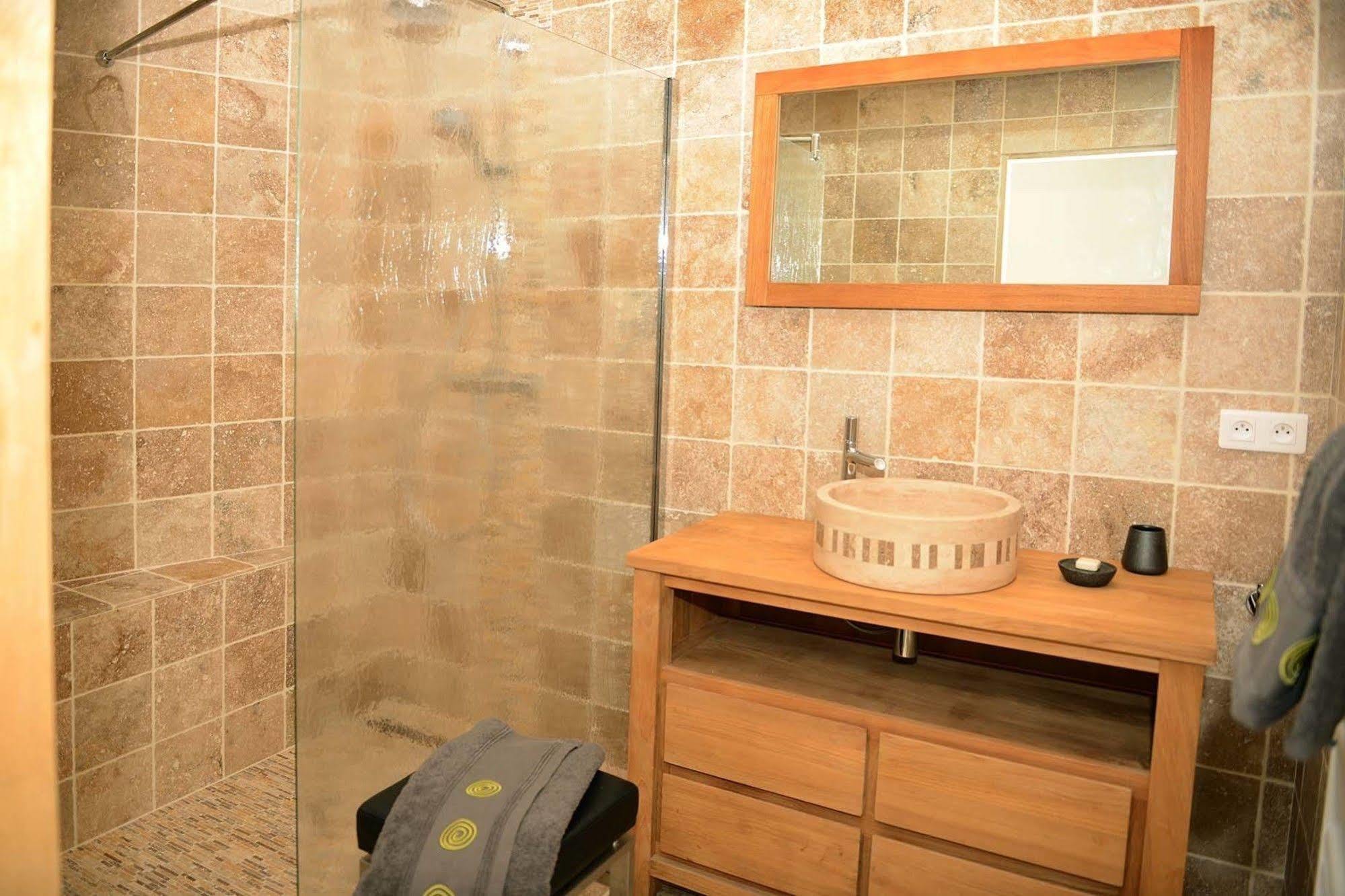 Mas De Carabelle Bed & Breakfast La Roque-Alric Dış mekan fotoğraf